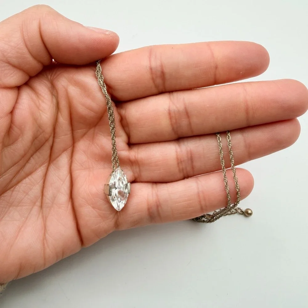 Vintage Y2K Avon Silver Tone Rope Chain Marquise Pendant Necklace Jewelry